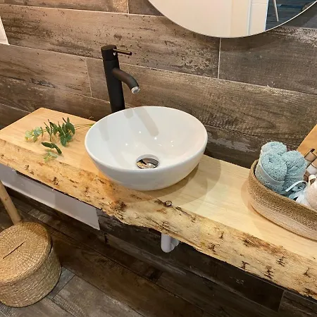 Ideal Parelles Aptm Amb Encant Estil Mediterrani I Tranquil A Appartement Llançà